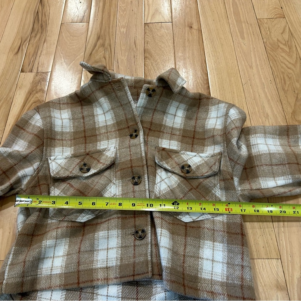 Love Tree Tan & White Plaid Fleece Button Front Shirt Jacket - Women’s Small - Picture 6 of 7